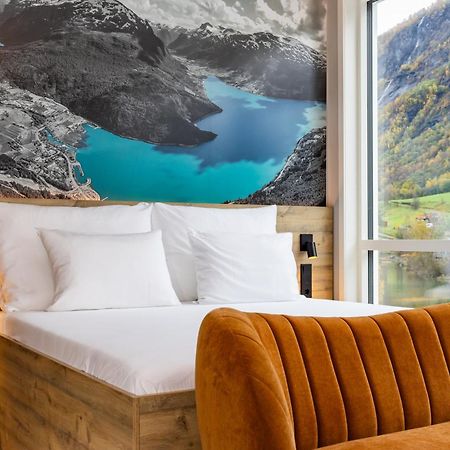 Stryn House - Hotel & Apartments Bagian luar foto