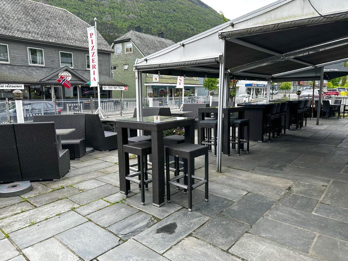 Stryn House - Hotel & Apartments Bagian luar foto