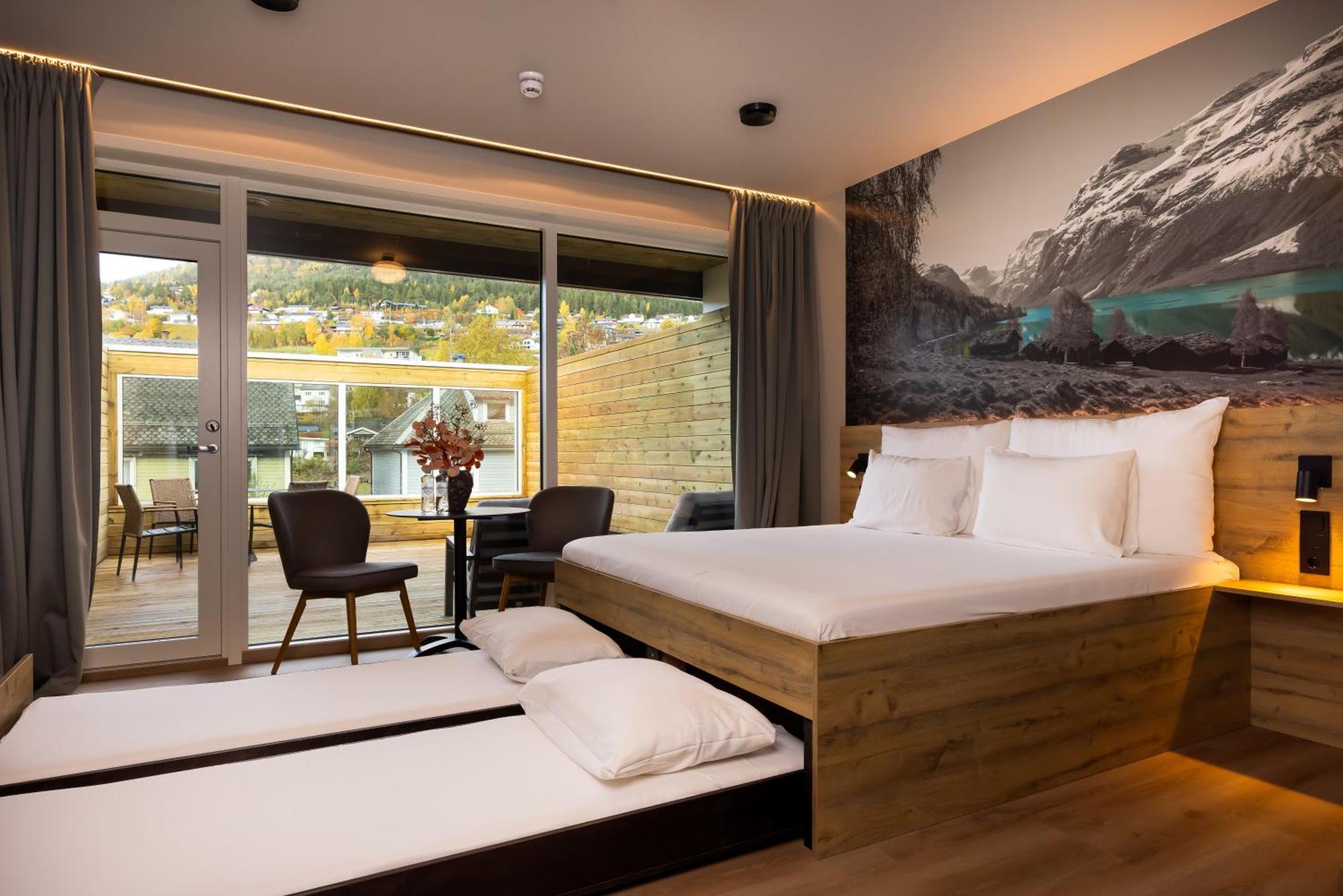 Stryn House - Hotel & Apartments Bagian luar foto