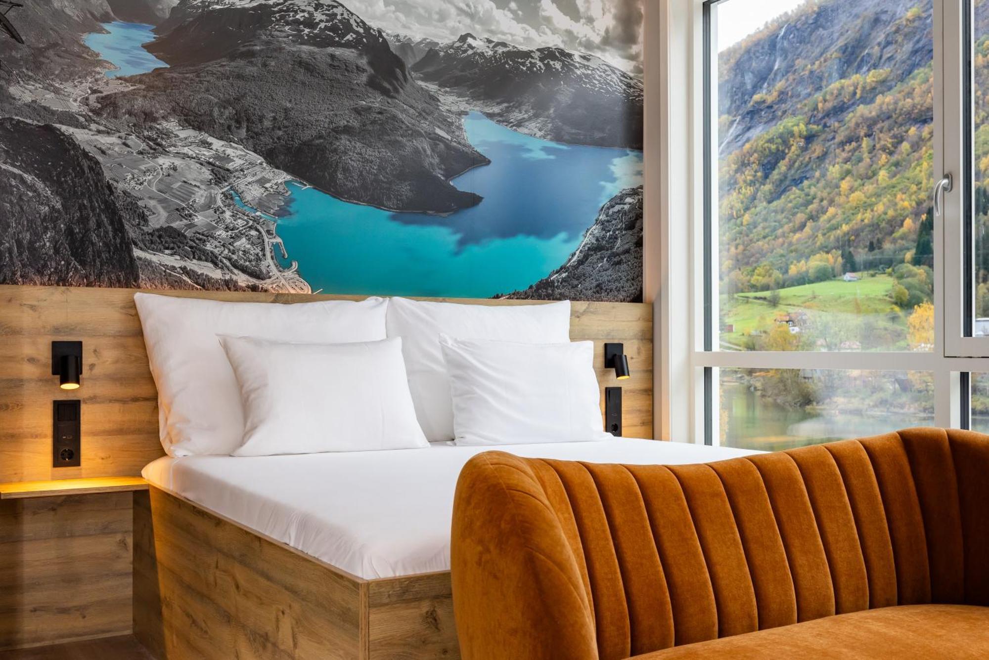 Stryn House - Hotel & Apartments Bagian luar foto