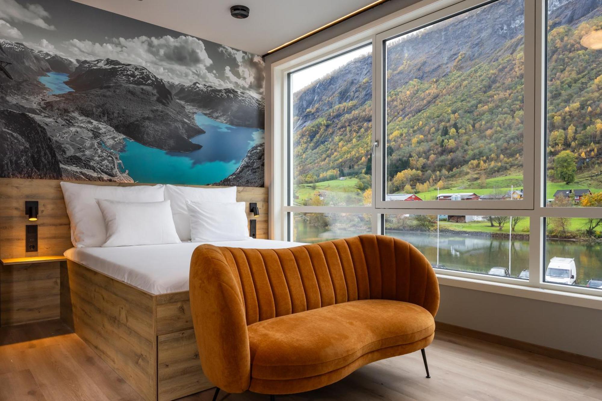 Stryn House - Hotel & Apartments Bagian luar foto